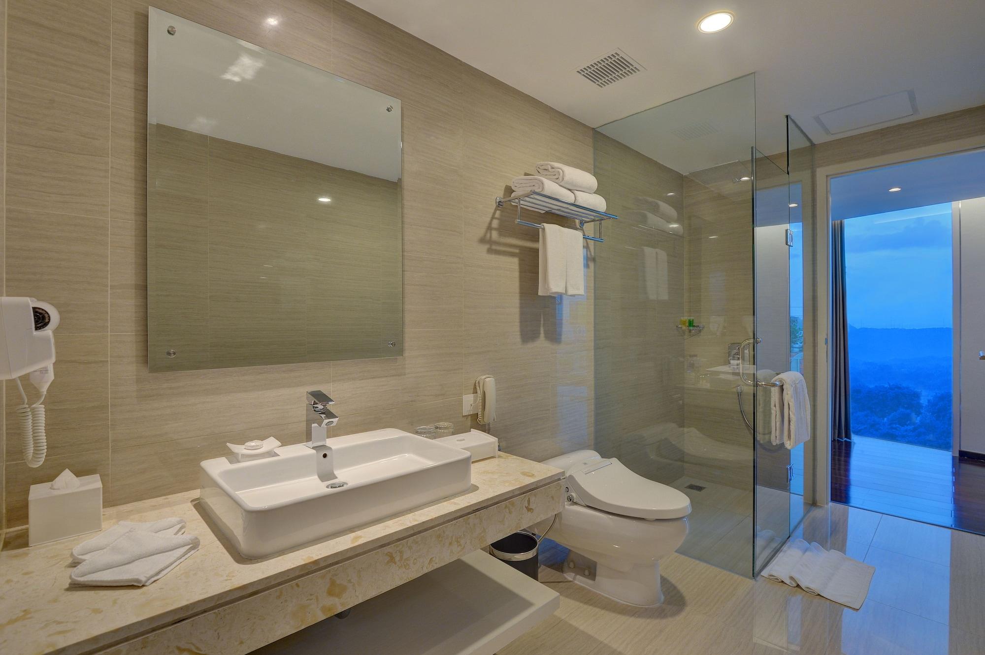 Platinum Adisucipto Hotel&Conference Center Kalasan Esterno foto