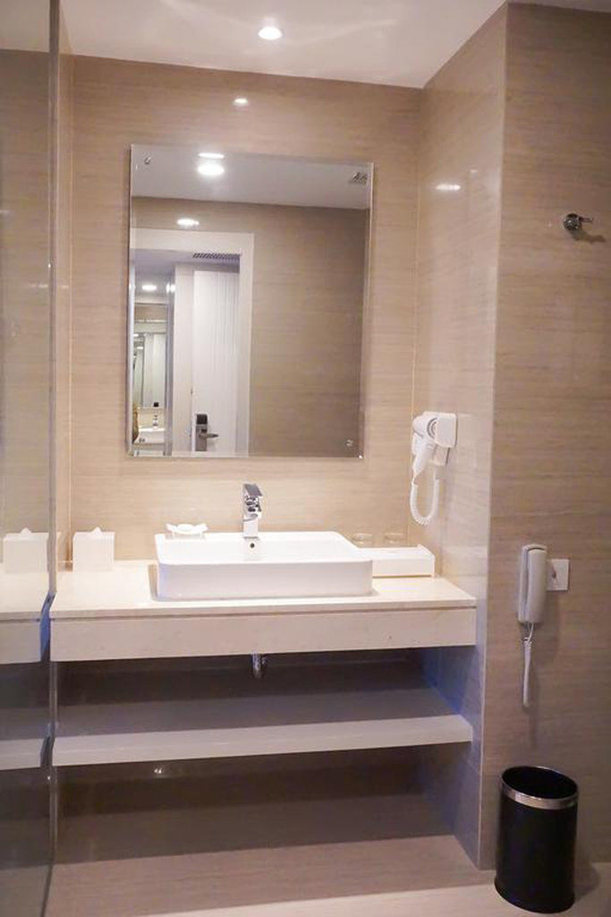 Platinum Adisucipto Hotel&Conference Center Kalasan Esterno foto