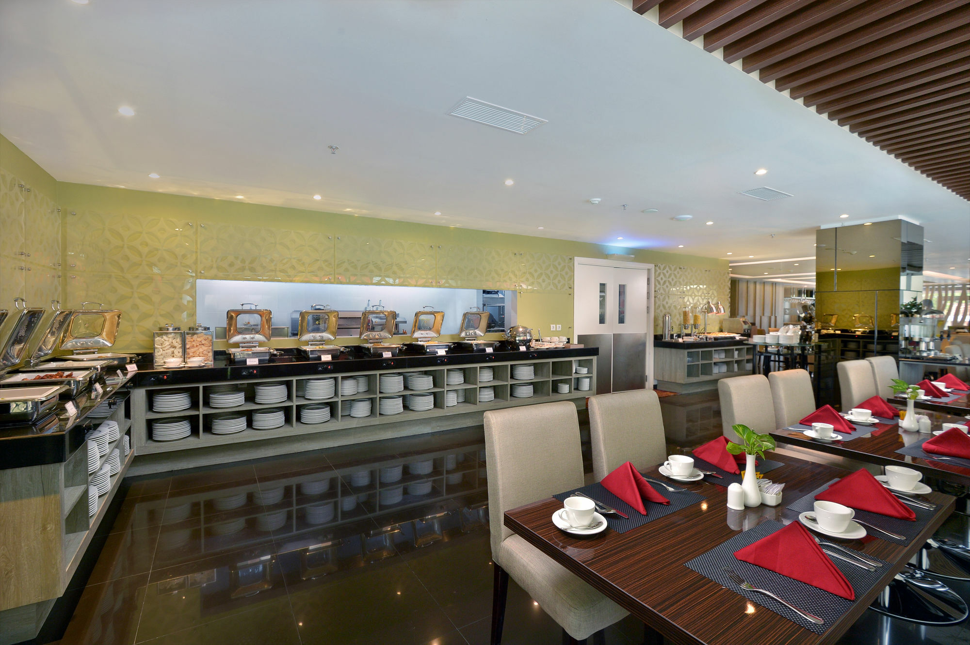 Platinum Adisucipto Hotel&Conference Center Kalasan Esterno foto