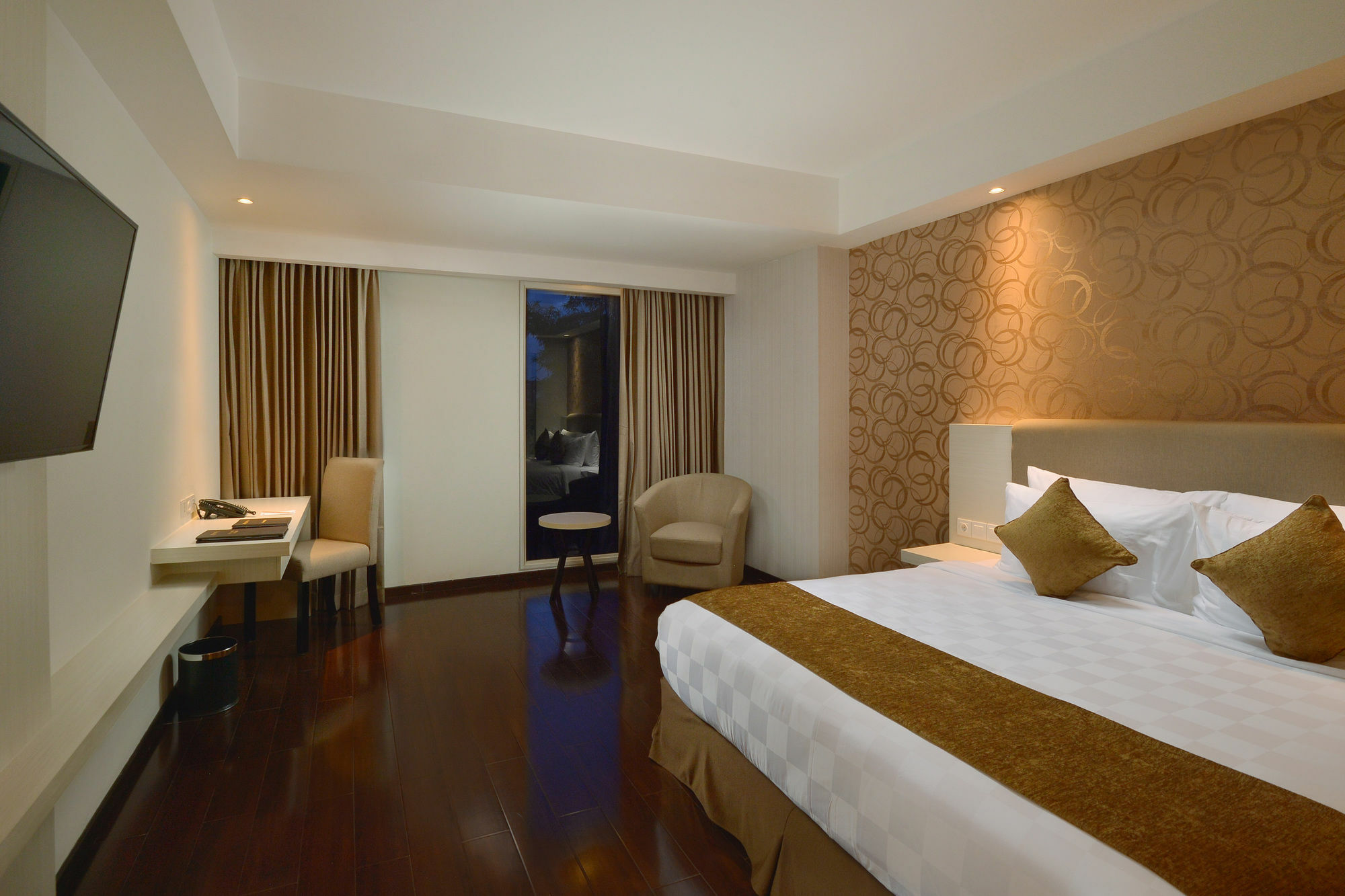 Platinum Adisucipto Hotel&Conference Center Kalasan Esterno foto