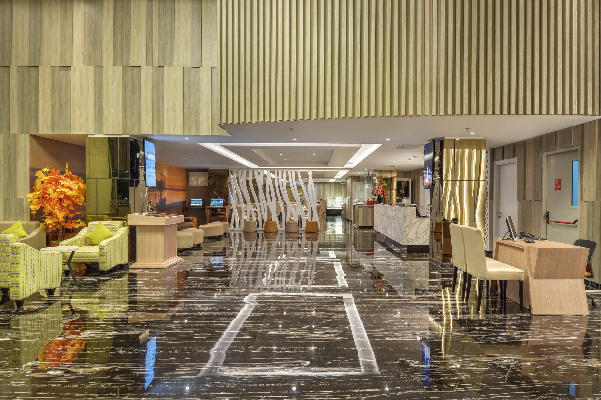 Platinum Adisucipto Hotel&Conference Center Kalasan Esterno foto