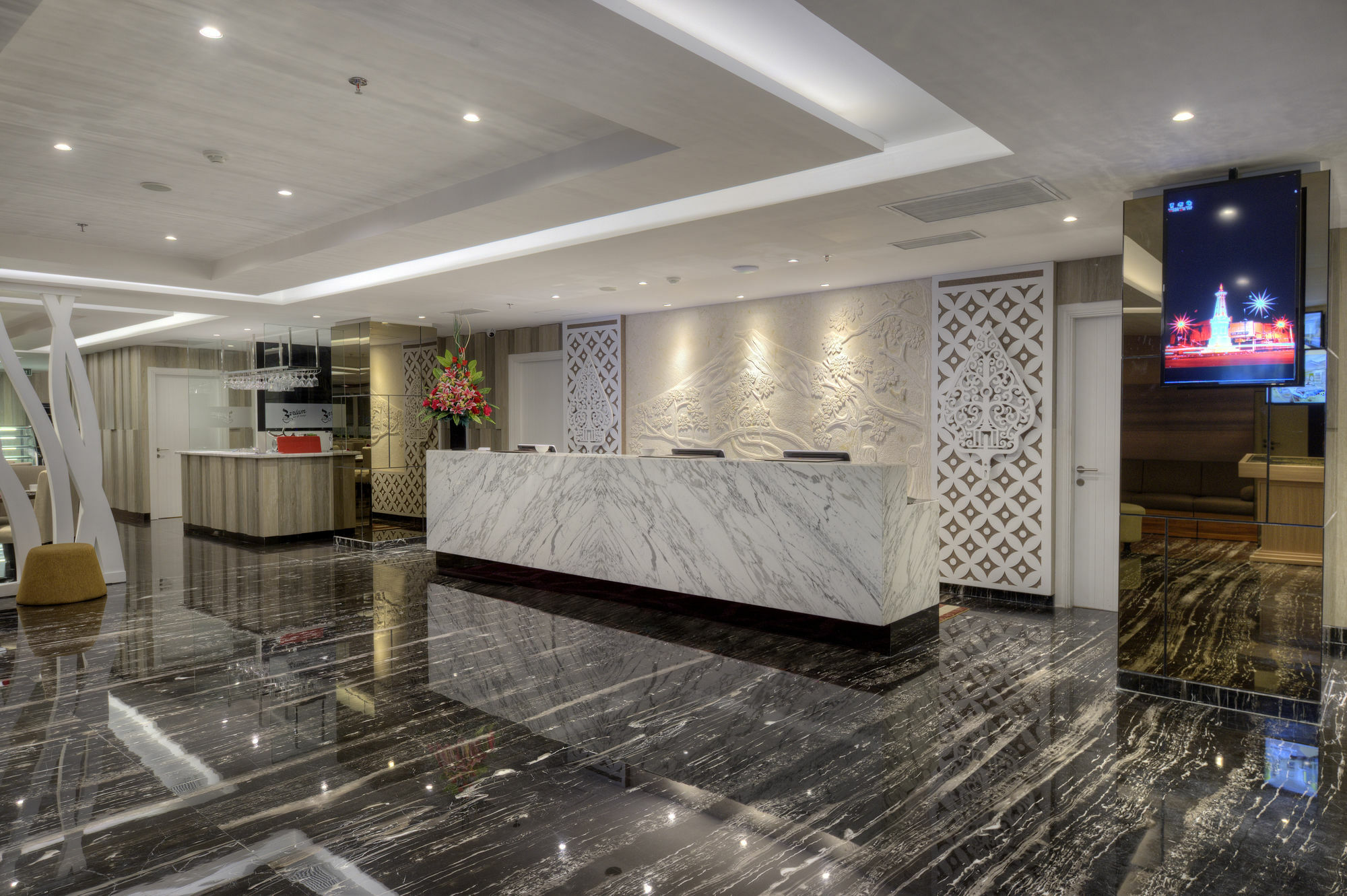 Platinum Adisucipto Hotel&Conference Center Kalasan Esterno foto