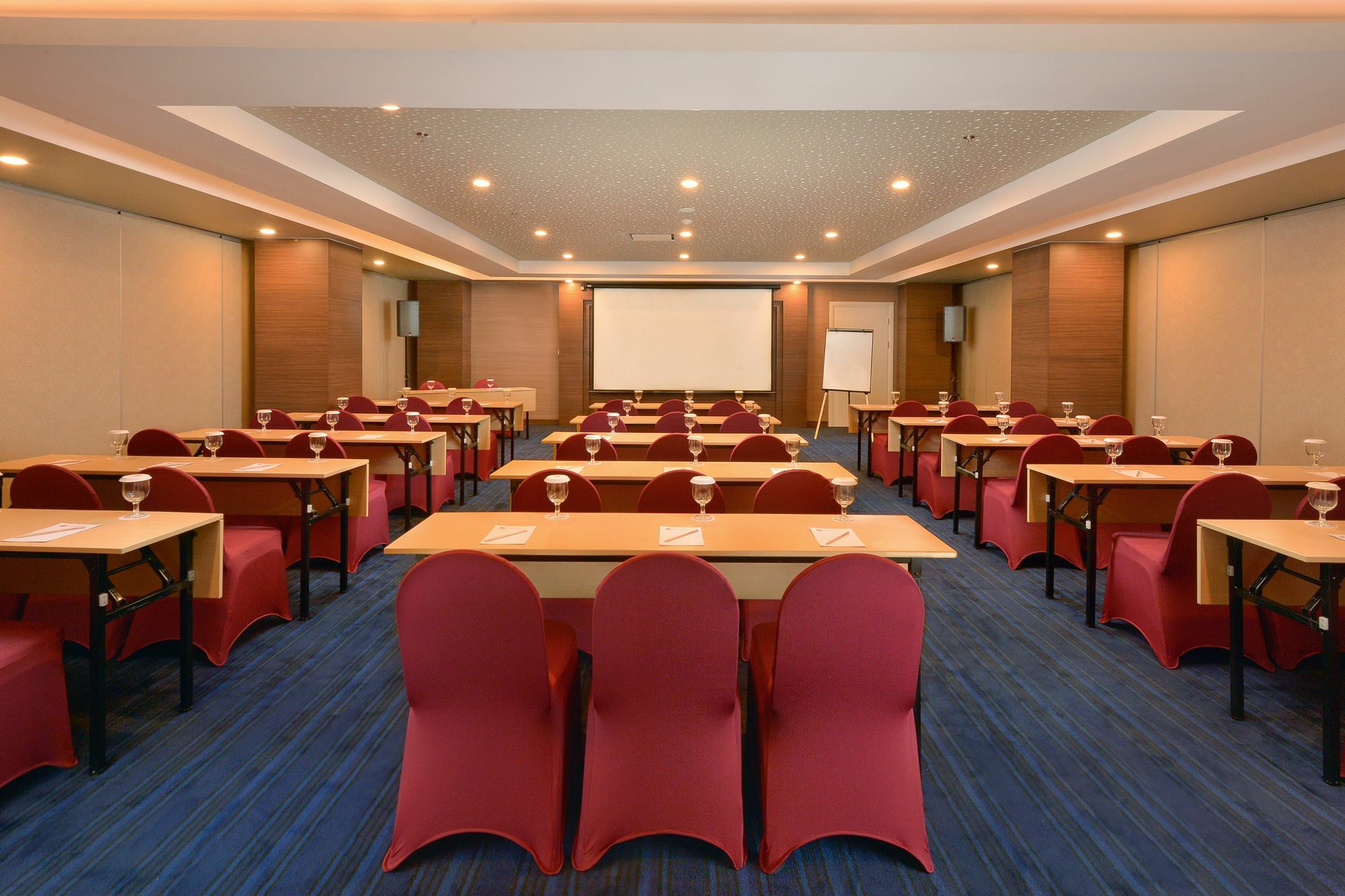 Platinum Adisucipto Hotel&Conference Center Kalasan Esterno foto